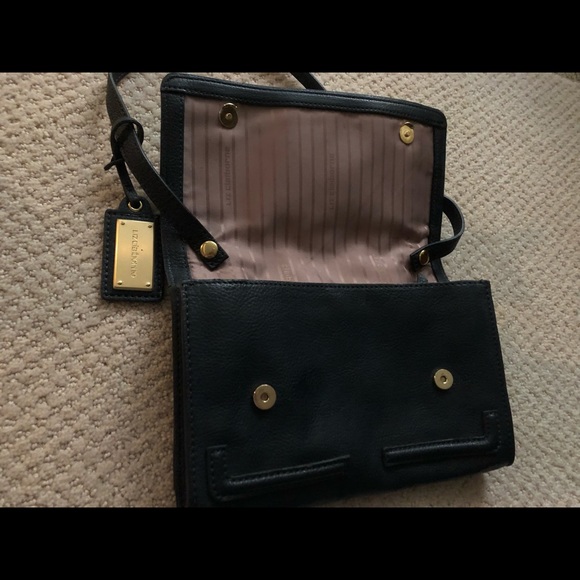 Liz Claiborne Crossbody - Picture 12 of 12